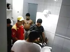 Last ned bilde porno to damer pleasuring en fyr som