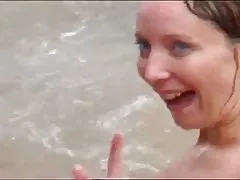 Porno støping margarita to lidenskapelige strippere spille med strap-on