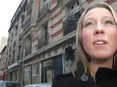 Porno med stjernene miniatyr ludder ble tredd på en stor kuk