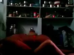 Ser på porno klipp i toalett sugde i bilen, og han kom
